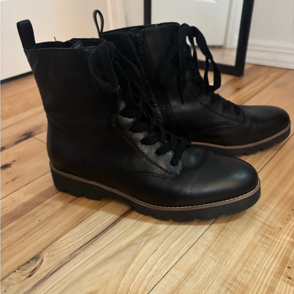 New-in box- Vionic- Lani 2- Leather Woman’s Lug  Boot